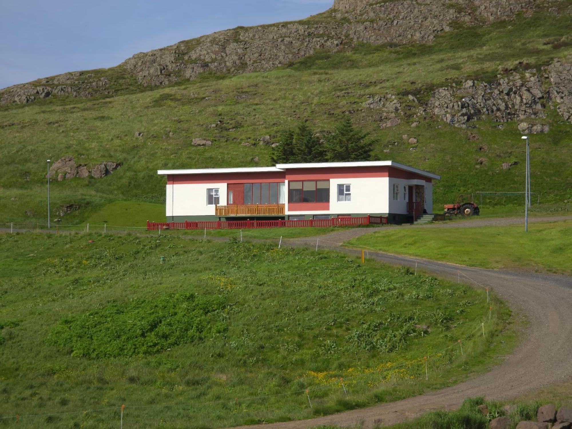 Helgafell Guesthouse スティッキスホールムル エクステリア 写真